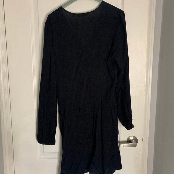 Black Dress - Picture 2 of 4